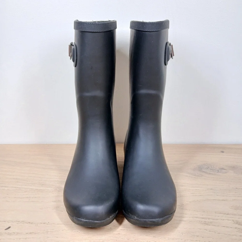 Chooka Rain Boots Womens 7 Black Waterproof Rubber Mid Calf Buckle Matte Finish